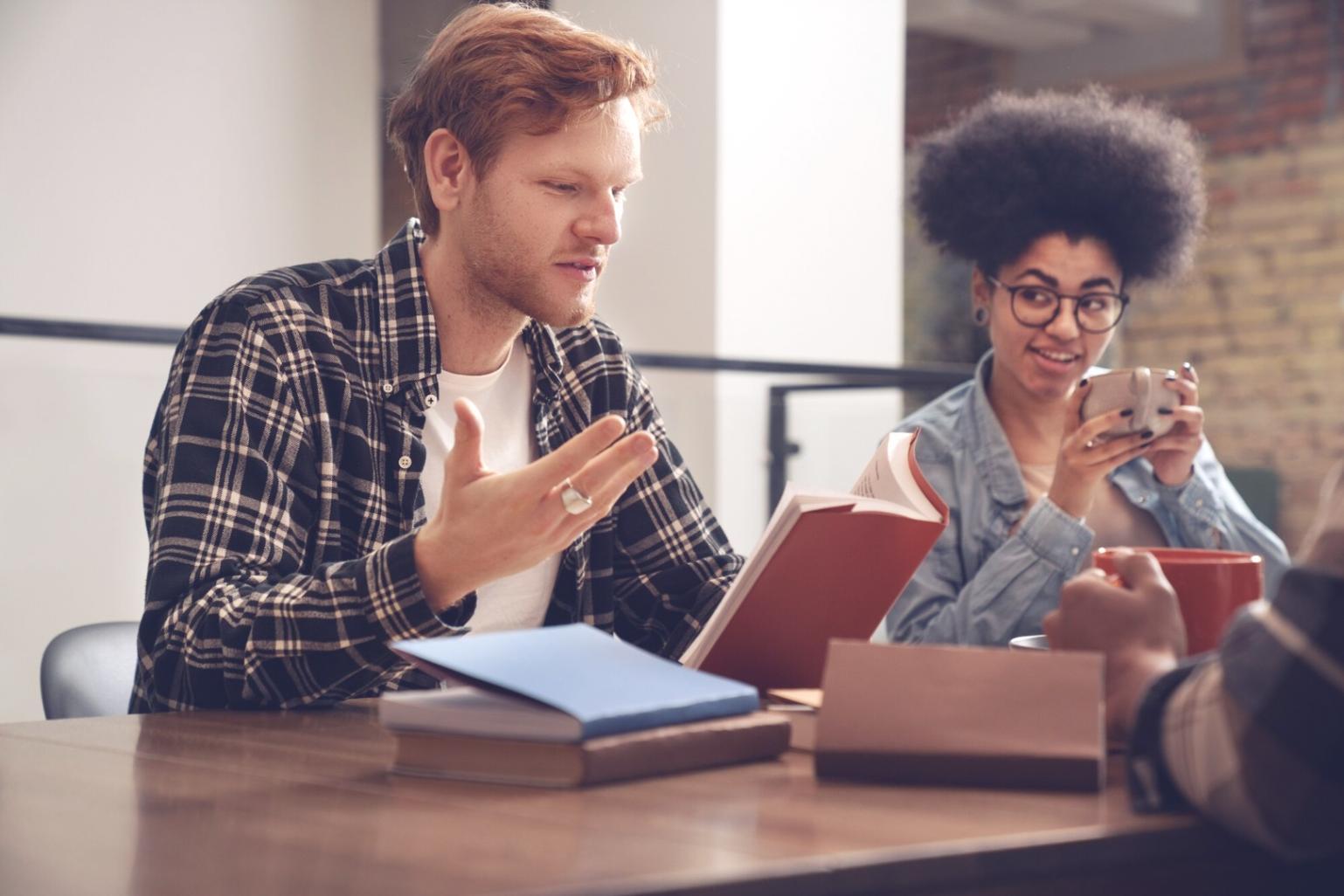 Analisis portofolio investasi dengan grafik pertumbuhan